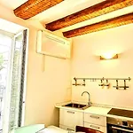 New Iconic 50's Design - Balcony & Center - Vintage Flat