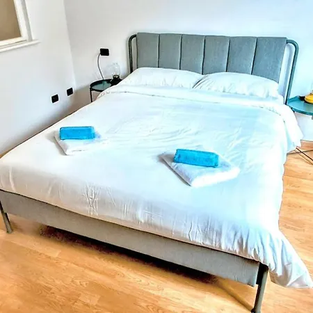 New Vintage 50s Iconic Design Flat - Center & Balcony Apartament *