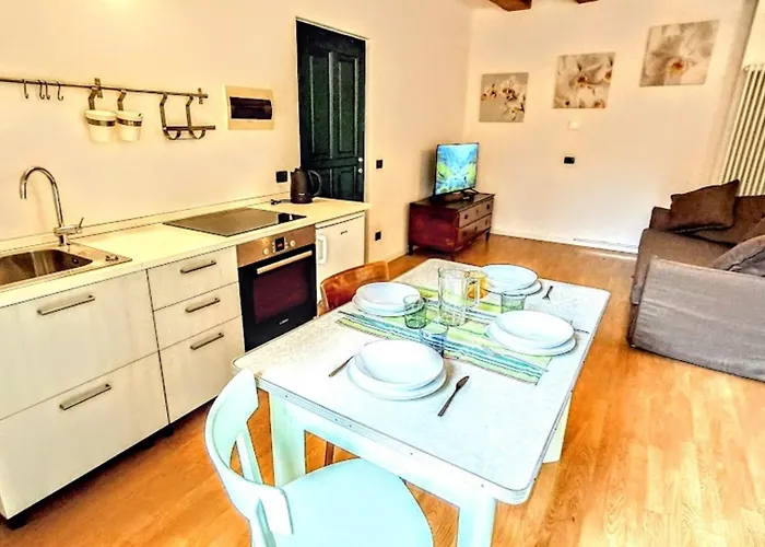 New Vintage 50s Iconic Design Flat - Center & Balcony 公寓