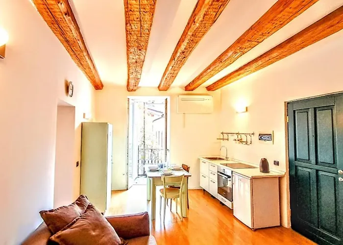 New Vintage 50s Iconic Design Flat - Center & Balcony 公寓 特伦托